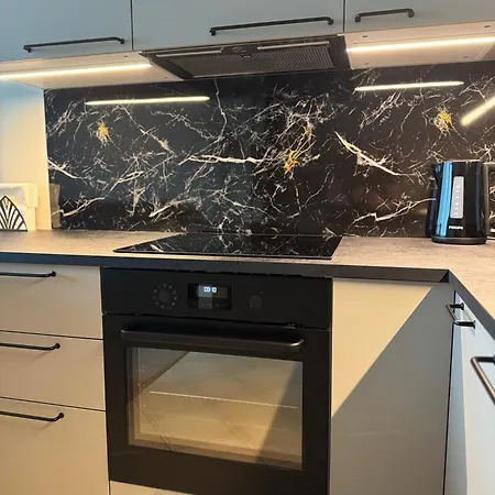 The Golden Waves - Family In *