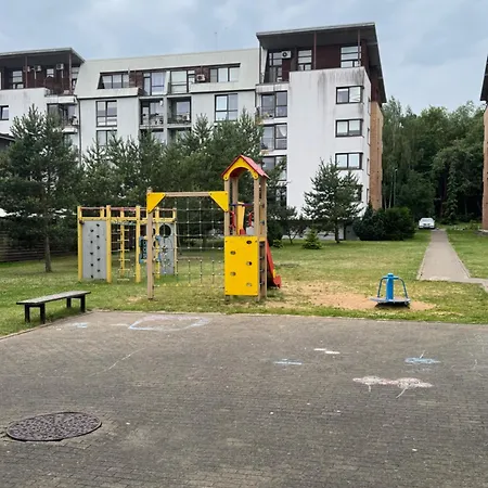 The Golden Waves - Family In Lägenhet *