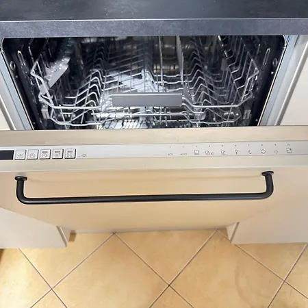 The Golden Waves - Family In * Klaipėda