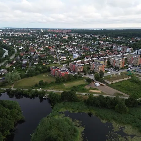 The Golden Waves - Family In