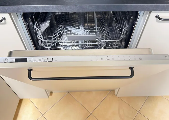 The Golden Waves - Family In * Klaipėda