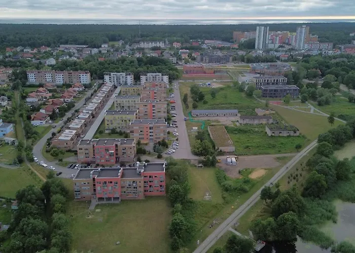 The Golden Waves - Family In